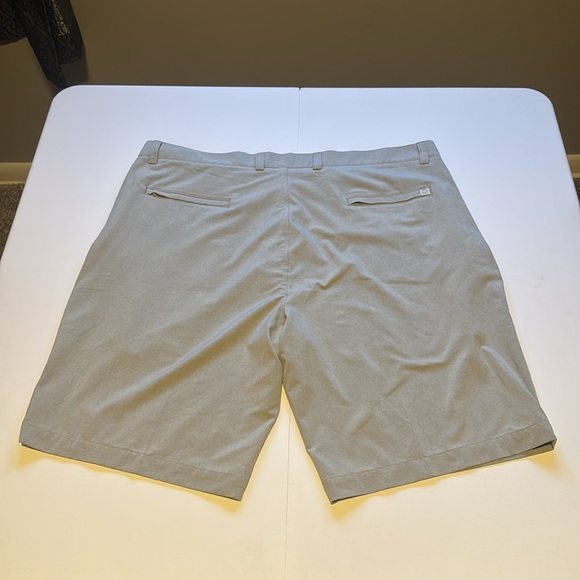 Peter Millar Men's Gray Flat Front Shorts - Picture 4 of 6